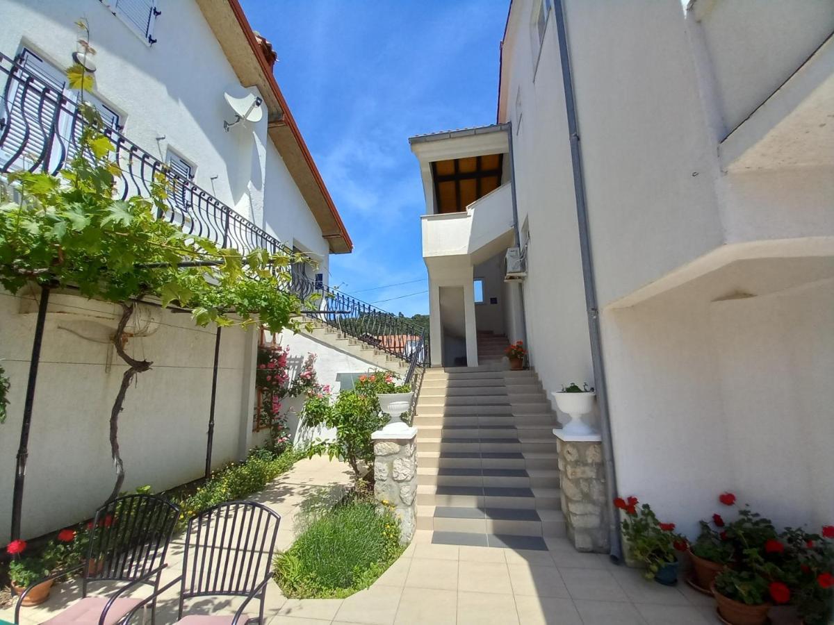 Apartment Preka Palit Exterior foto